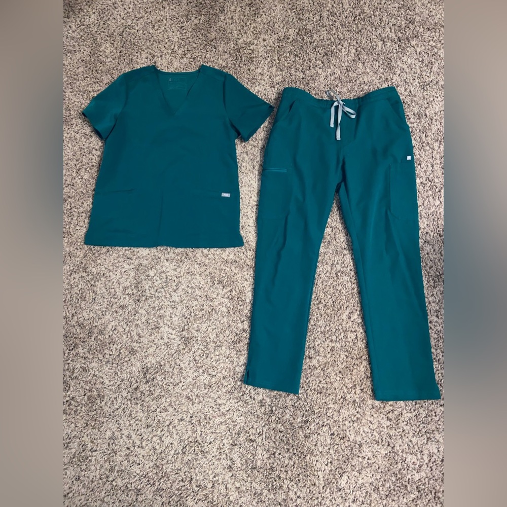Hunter Green Figs scrubs